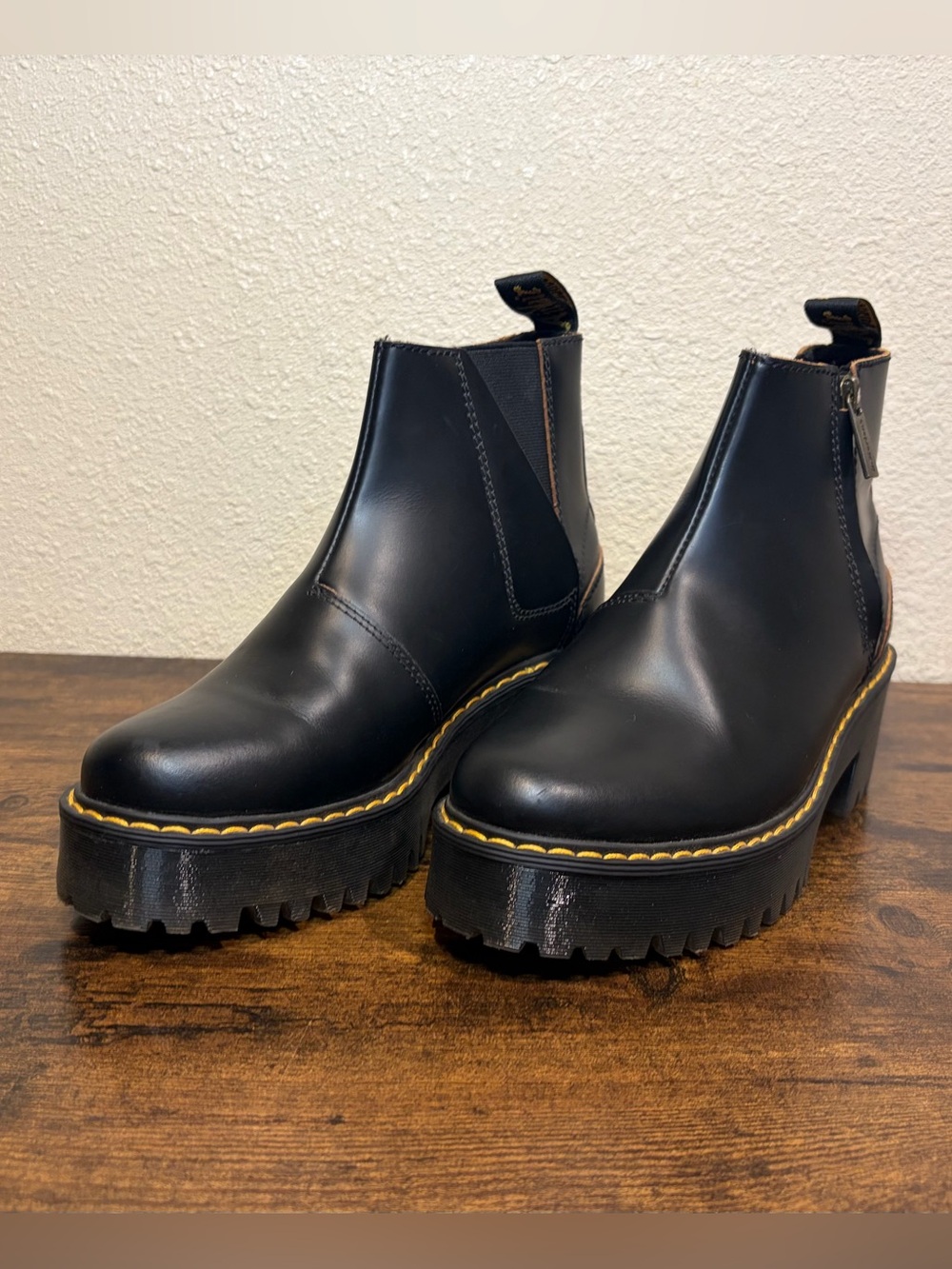 Dr. Martens Rometty II Black Leather Platform Ankle Boots Side Zip Women's 6 US